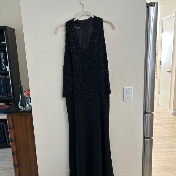 JKARA New York Black Beaded Bodice Form Fitted Evening Gown "Worn Once" - Picture 15 of 15